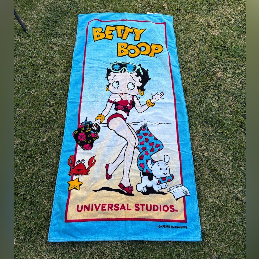 Vintage 2002 Betty Boop Universal Studios Beach Towel EUC Bright Colors 56x27